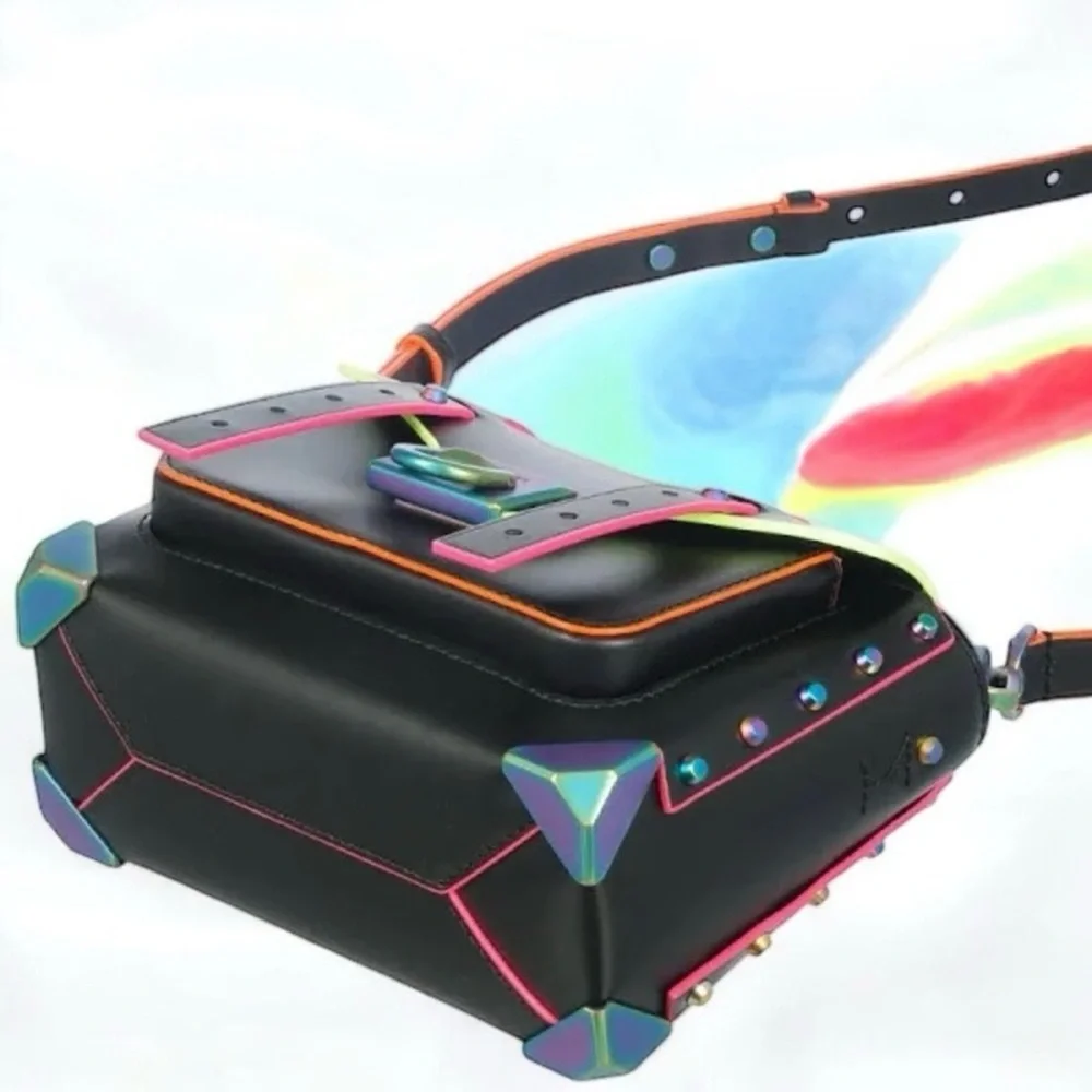 Michael Kors Manhattan Contrast-Trim Leather Satchel in Black - EUC! - Picture 2 of 6